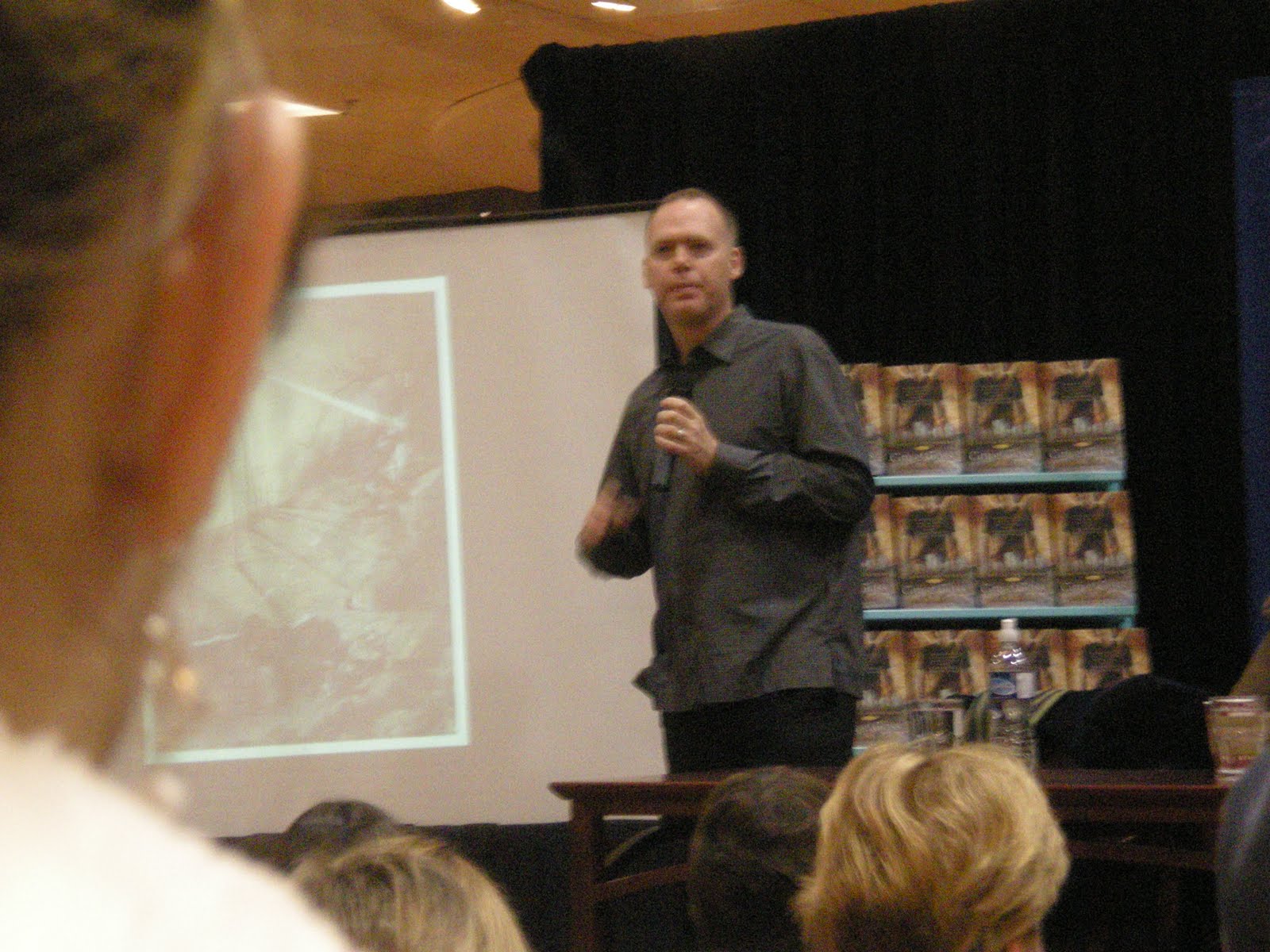 [author+signing+Nov+2009+003.JPG]