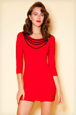 секси червена плетена рокля