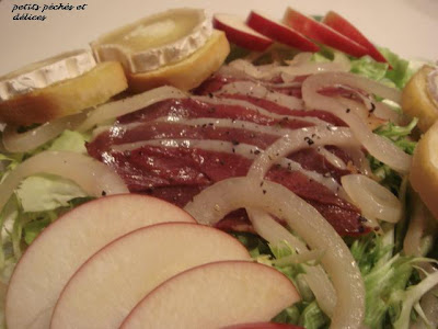 Salade de confit de canard et de chèvre chaud Salade+de+nagrets+de+canard+2