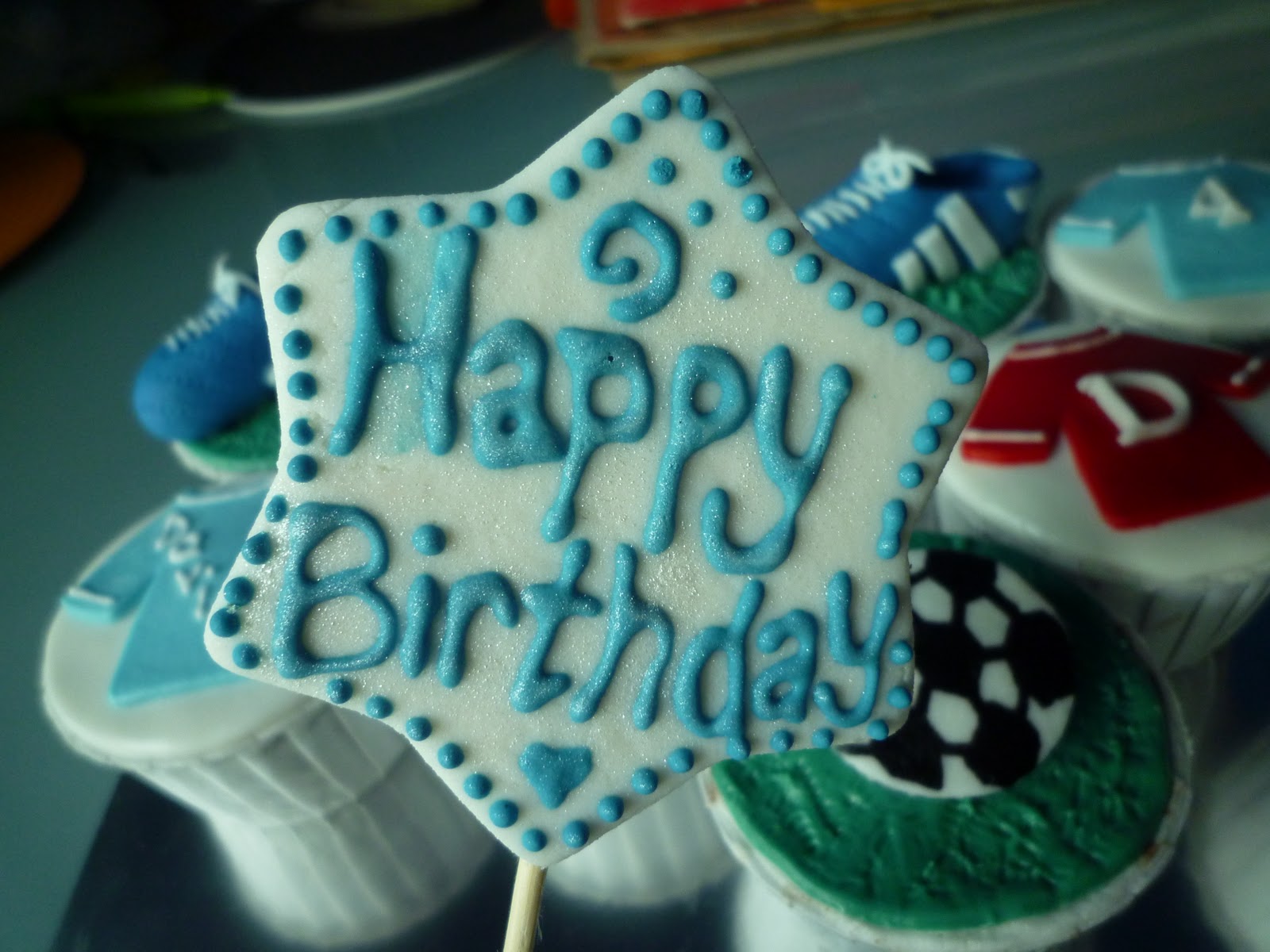 A Little Taste of Heaven: Soccer themed cupcakes