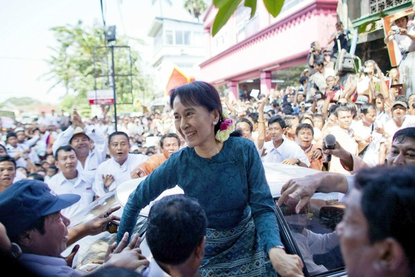 aung san suu kyi strenghts and weaknesses (daw aung san suu kyi) background and inspirations aung san suu kyi was the daughter of one of burma's most cherished heroes, the martyred general aung san, who led his country's fight for independence from great britain in the 1940s and was killed for his beliefs. aung san suu kyi strenghts and weaknesses (daw aung san suu kyi) background and inspirations aung san suu kyi was the daughter of one of burma's most cherished heroes, the martyred general aung san, who led his country's fight for independence from great britain in the 1940s and was killed for his beliefs.