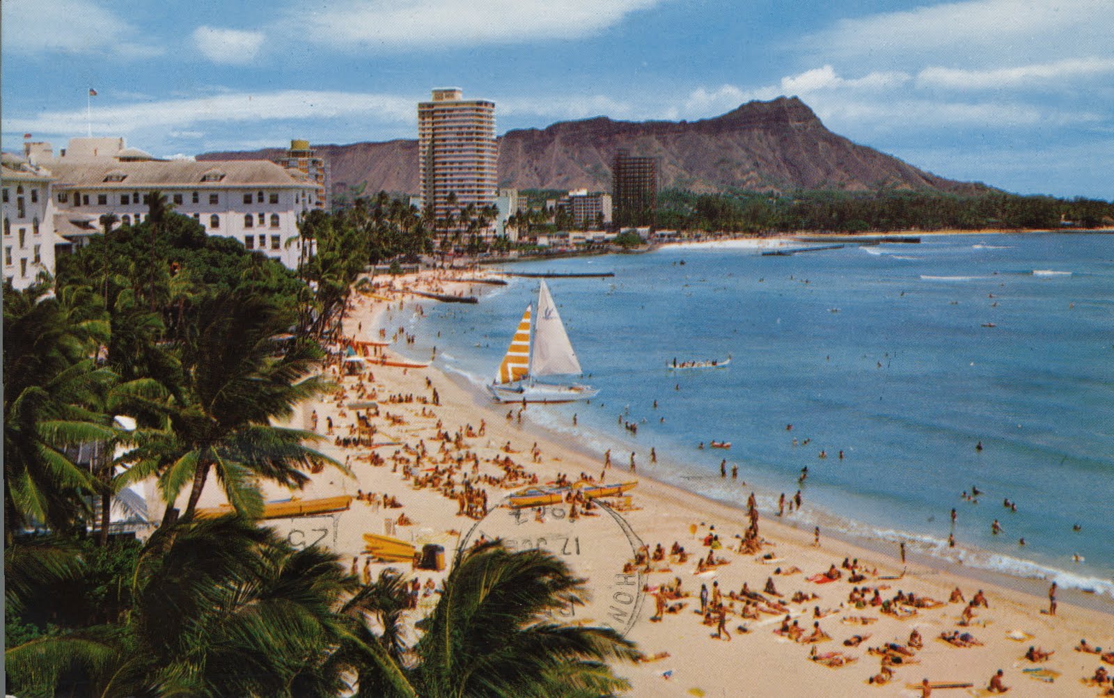 The Daily Postcard: Waikiki Beach - Honolulu, Hawaii