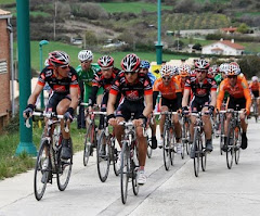 En el GP Indurain, el uruguayo Ferrari (Caja Rural) rueda junto a los mejores.