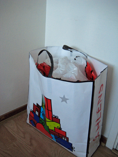 Grocery Trash on Keep To Take To The Store And Which Can Be Sacrificed To Garbage