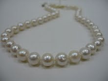 White Pearl necklace Louis Anthony Jewelers pearl necklace