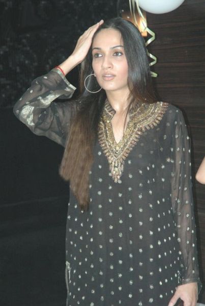 Soundarya Hot Pictures