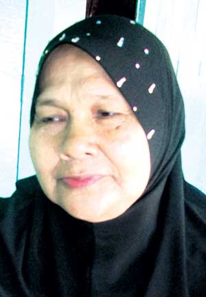Isteri Wanita Kesepian http://koleksioldskool.blogspot.com/2010/12