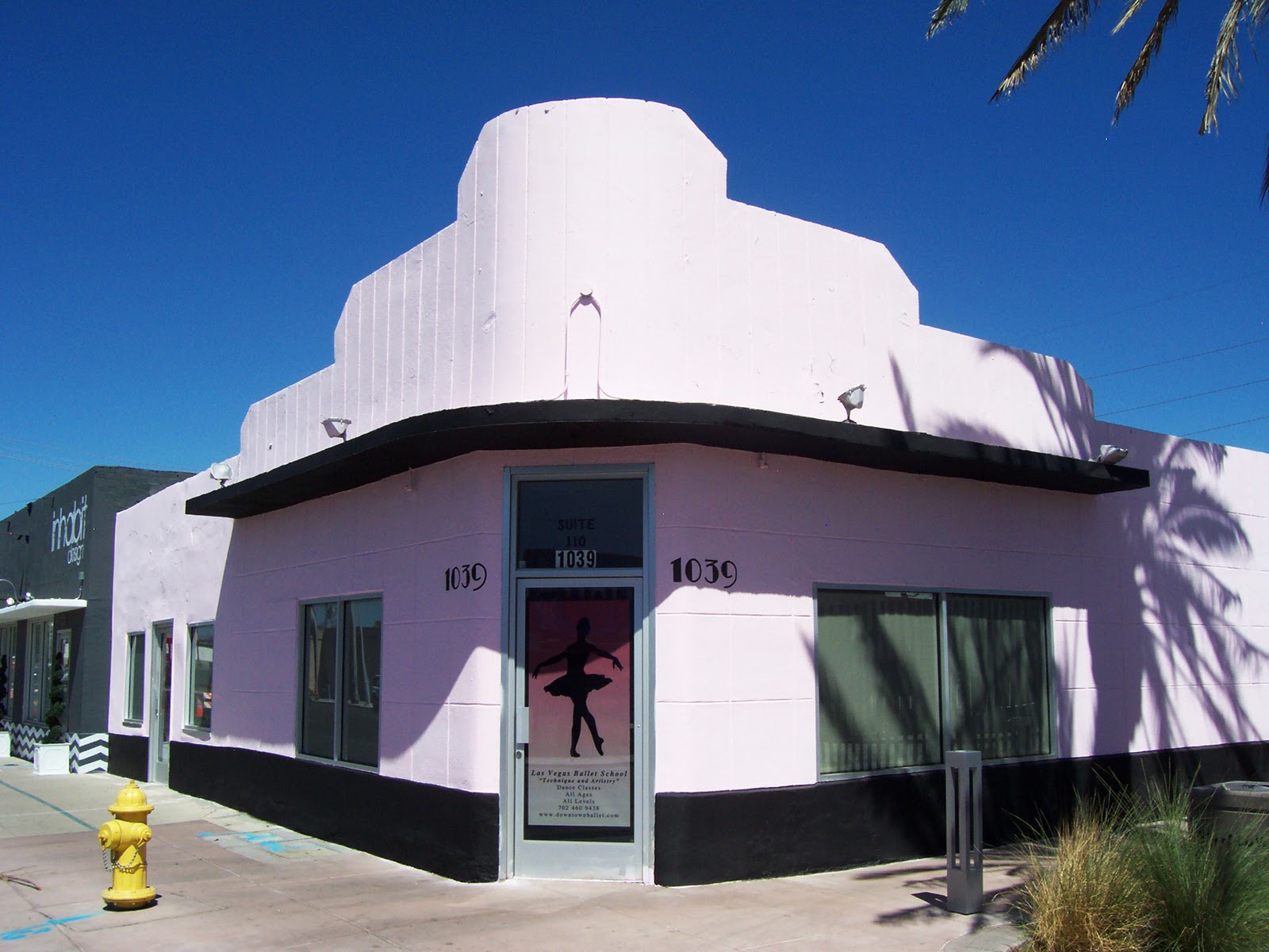 Las Vegas Arts and Culture Art Moderne... Las Vegas' rediscovered