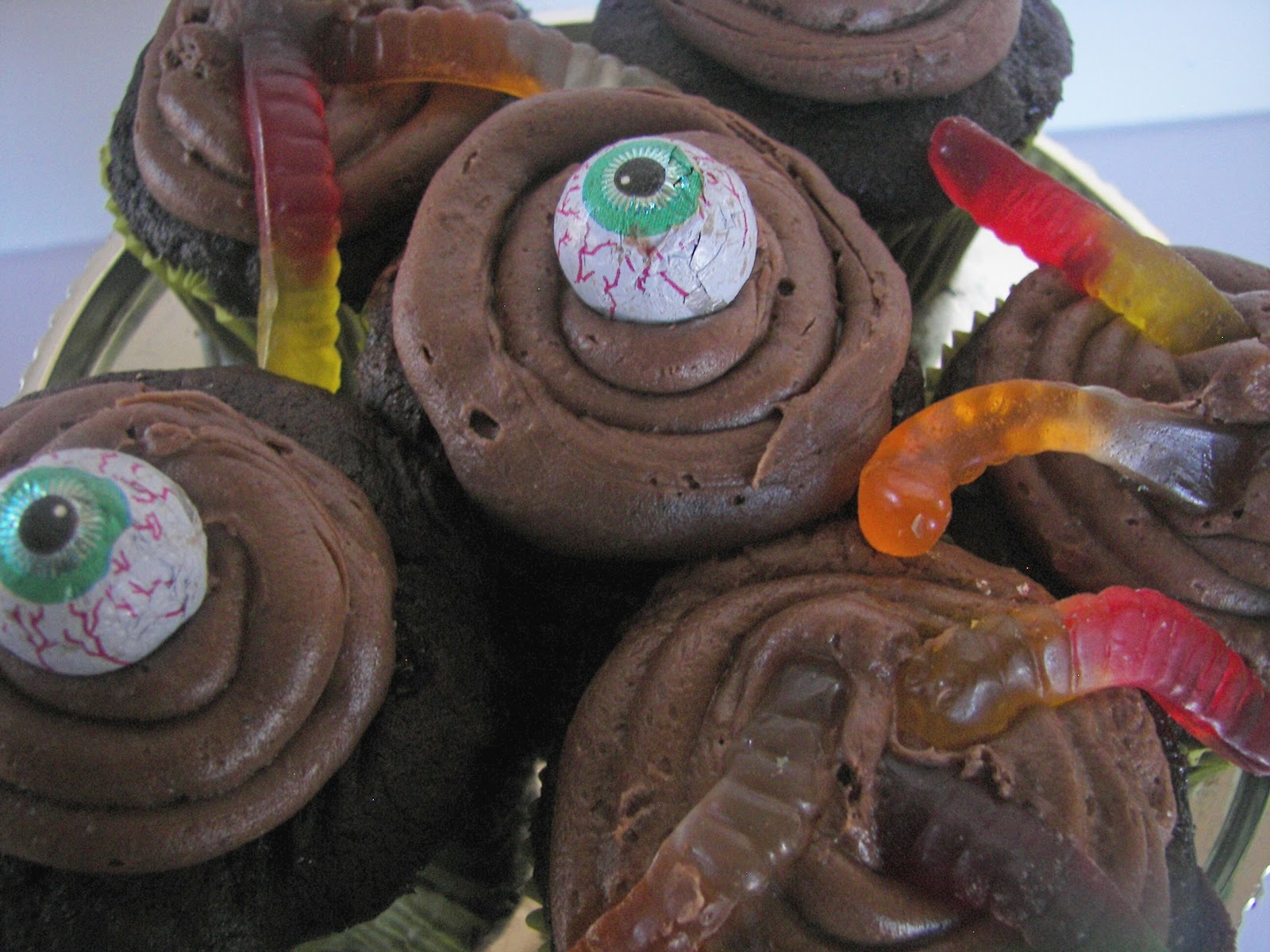 Red Couch Recipes Easy and Scary Halloween Cupcakes