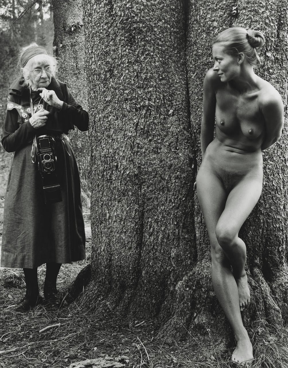 http://4.bp.blogspot.com/_KMqOPeCgoT0/TSoQ_OIjn7I/AAAAAAAAKTQ/uETk8bj_oqY/s1600/Imogen+Cunningham+and+Twinka+Thiebaud+by+Judy+Dater%2C+1974.jpg