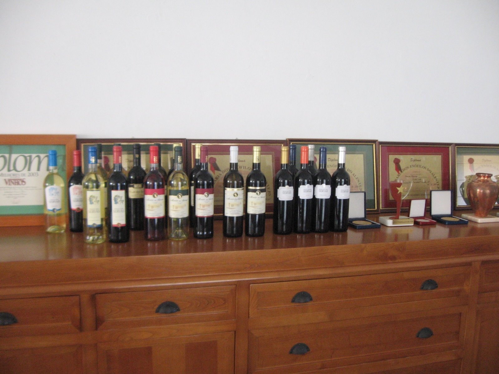[Servas_vinhos.JPG]