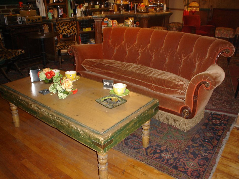 [Friends_Central_Perk_couch.jpg]