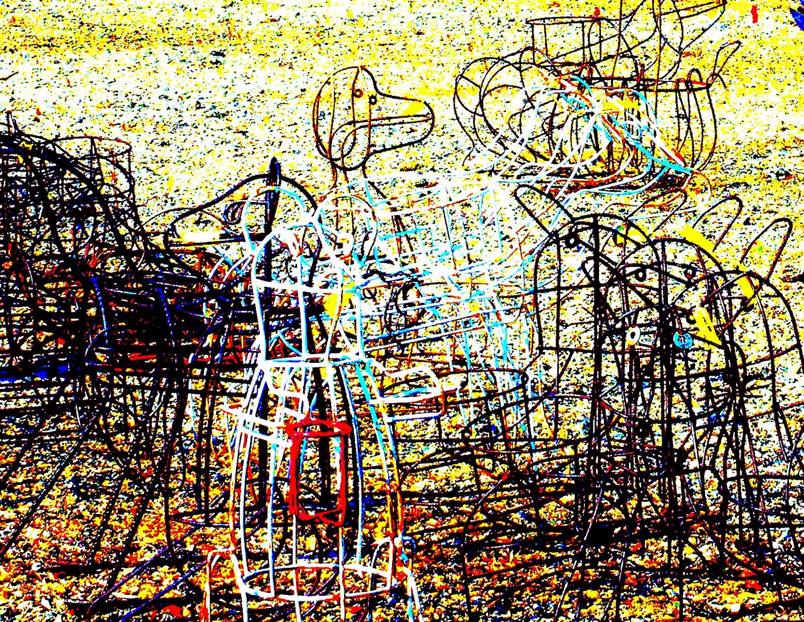 [DSCN0978+wire+sculptures.jpg]