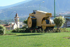 CILINDRO AMARILLO Y PÁRROQUIA