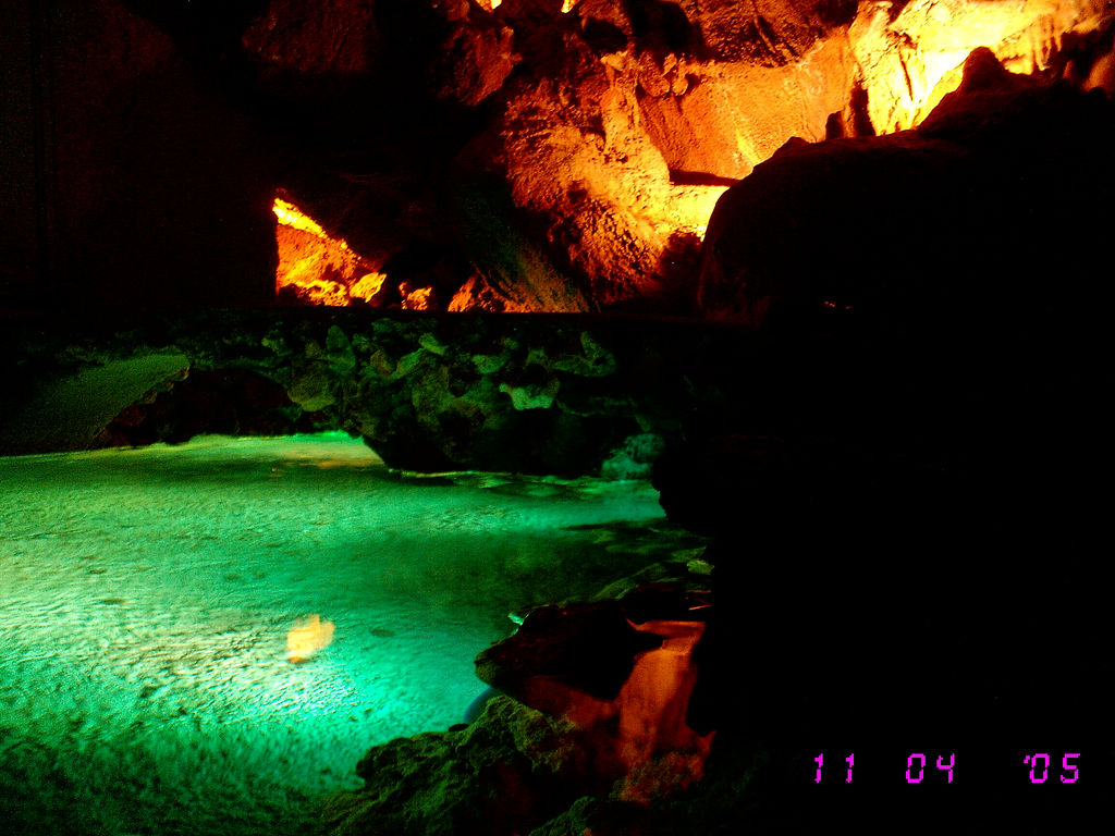 Local Público: A gruta Grutas+03