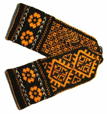 Still another pair of Latvian lady's mittens, Kurzeme region