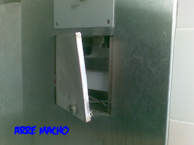 Caixa das esmolas da wc