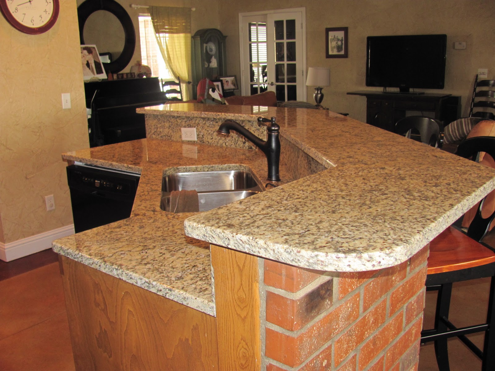 RobinStar Quilting: New Granite Counter Tops!!!