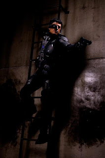 Unlike Locke, Caesar does not fuck around when entering underground hatches. Said Taghmaoui G.I. Joe Gun Ladder