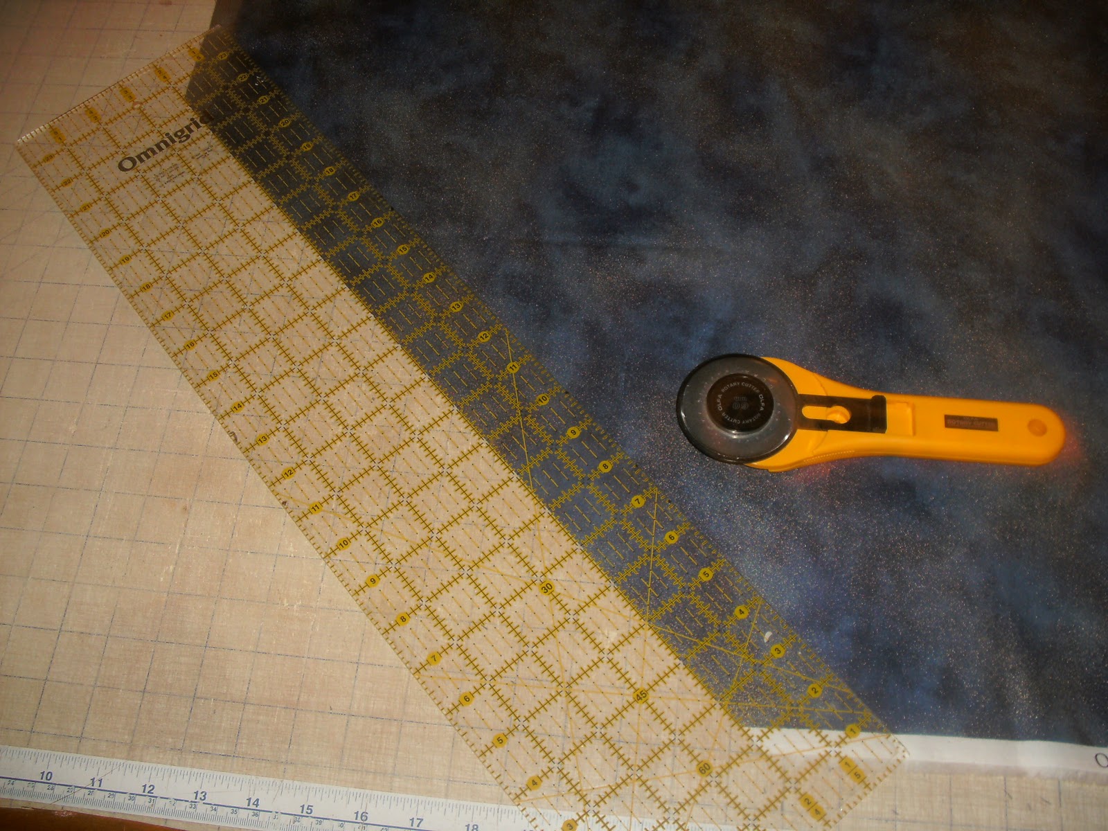 Sunshower Quilts Cutting Bias Binding (or Stems)