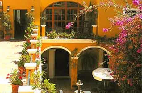 FACHADAS ESTILO COLONIAL Fachadas de casas estilo colonial FACHADAS COLONIALES via www.lasfachadas.blogspot.com FACHADAS ESTILO COLONIAL Fachadas de casas estilo colonial FACHADAS COLONIALES via www.lasfachadas.blogspot.com