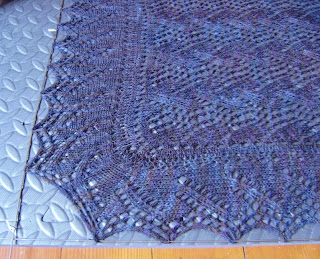 close up of print o' the wave shawl