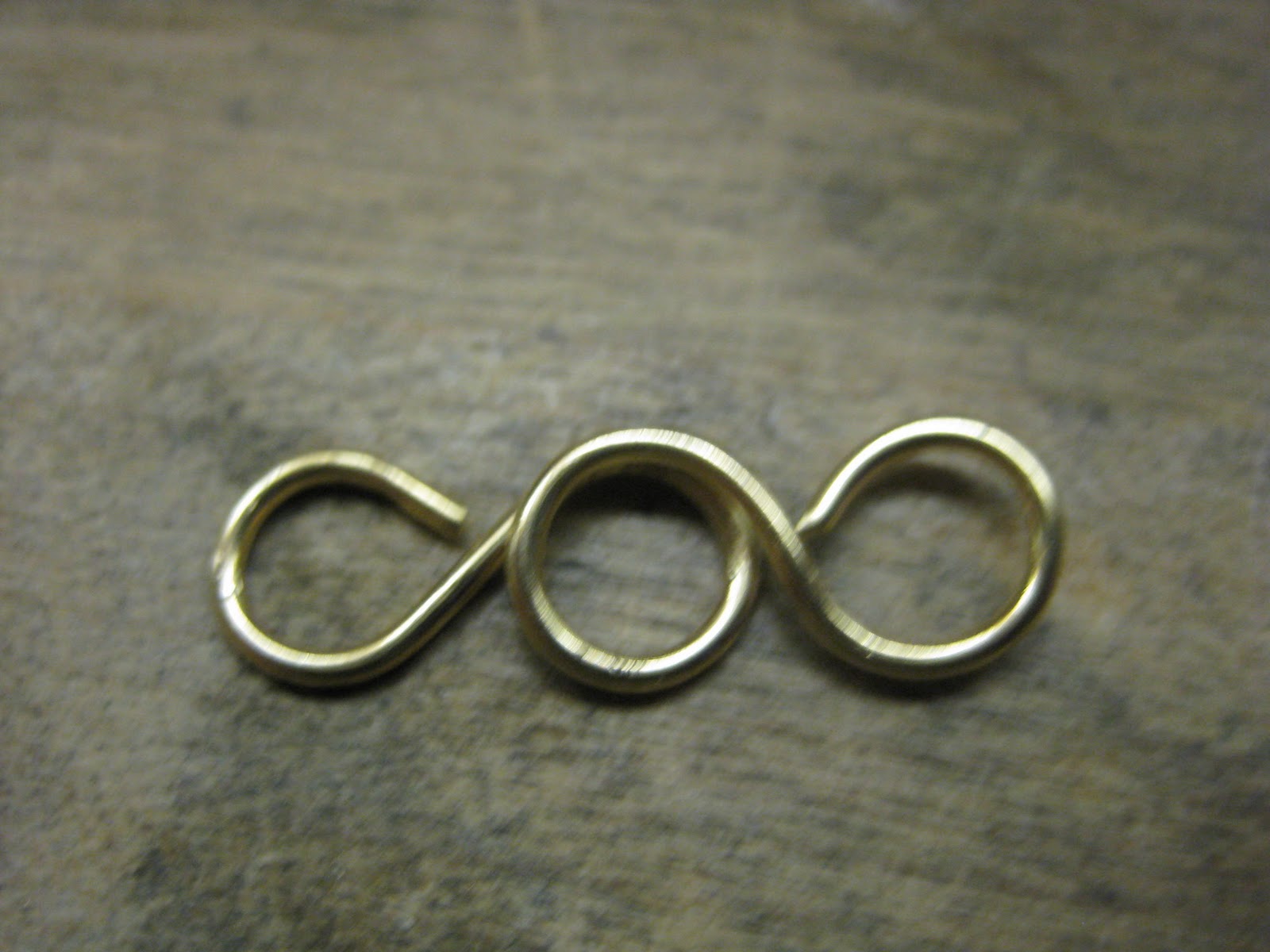 New Jewelry A Day Make a Bracelet from Grommets