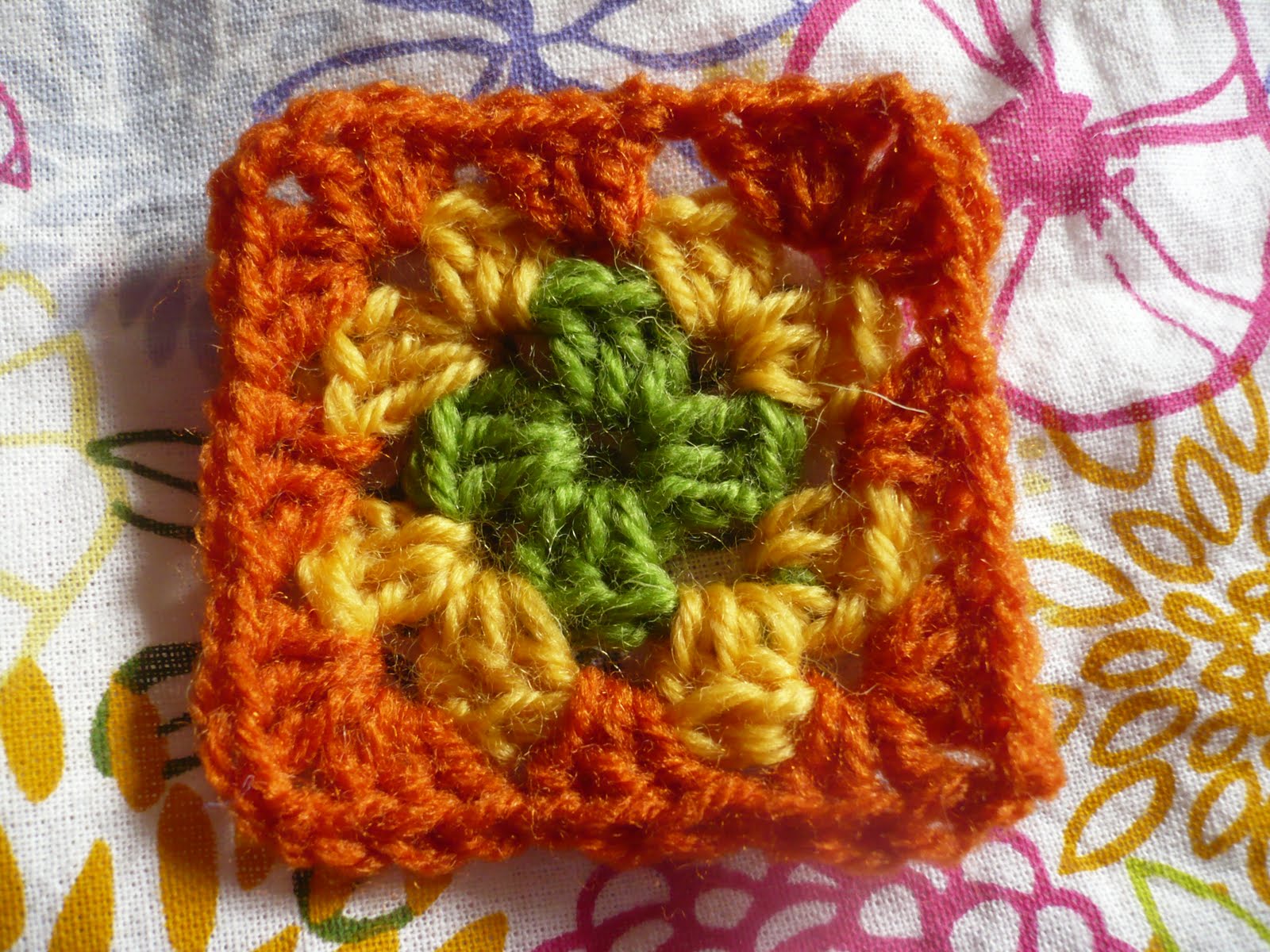 Easy granny square with step by step instructions on crocheting