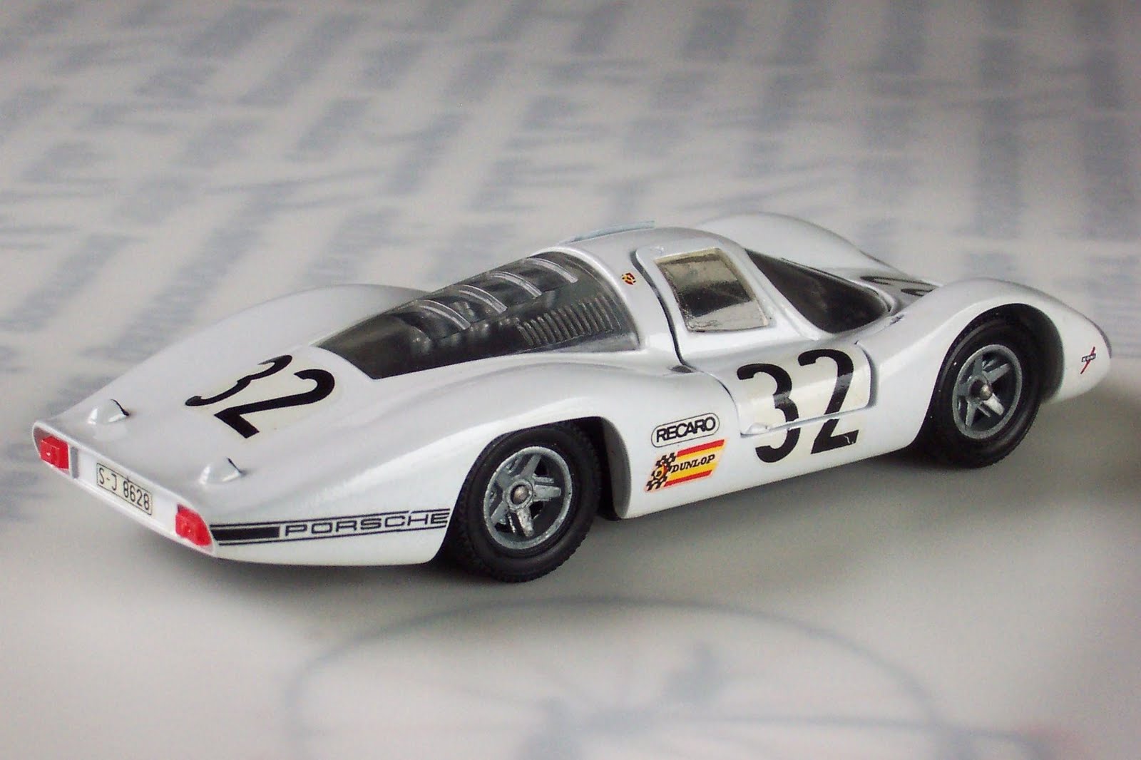1-43 Porsche Models: Porsche 907 LH