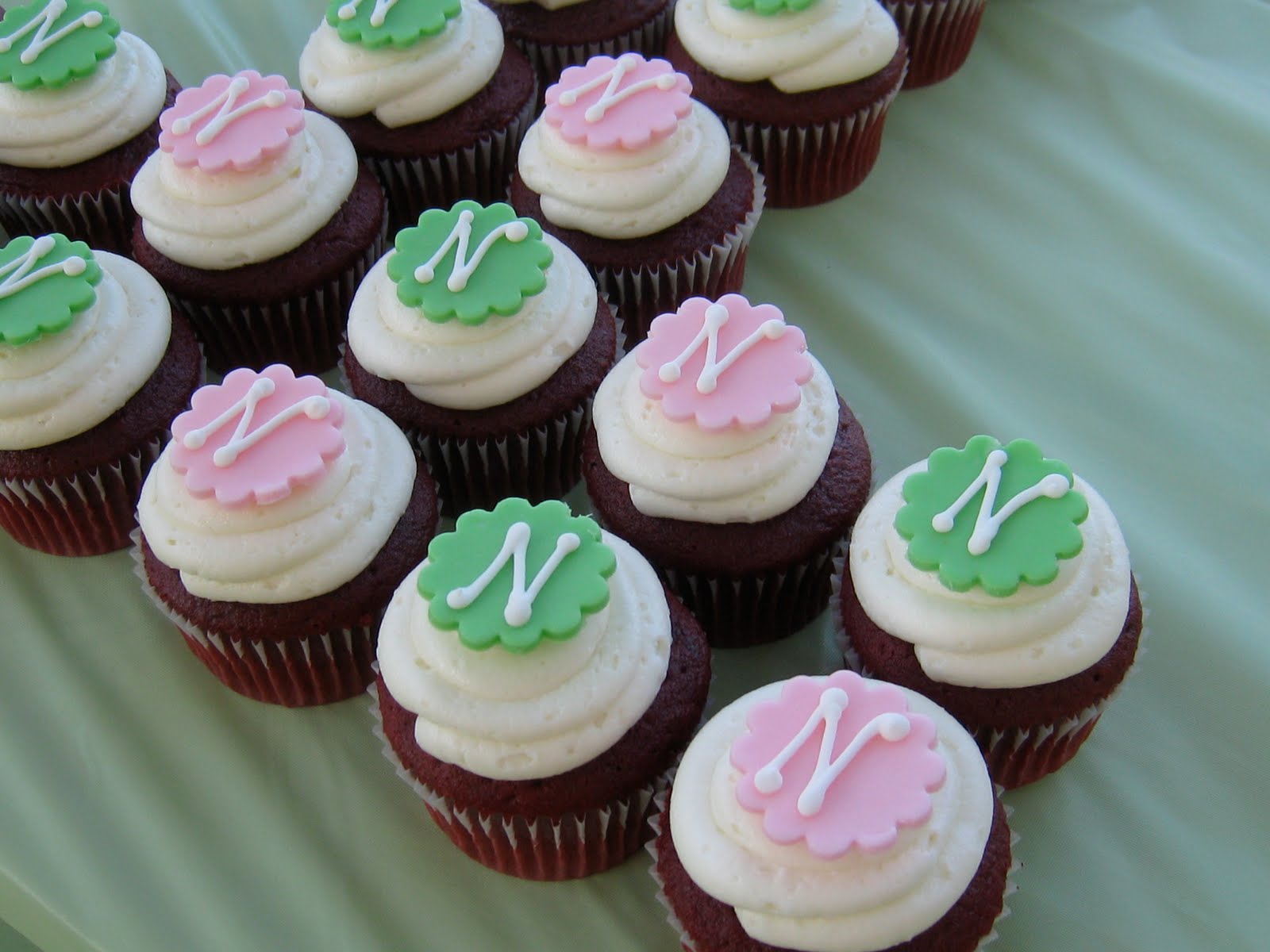 Rose Petals Cakery Sweet 16 Cupcakes