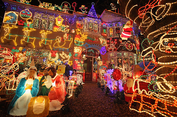 TwinkleDreams: Extravagant Christmas Lights