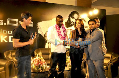 Shahrukh Khan, Akon and Kareena pics