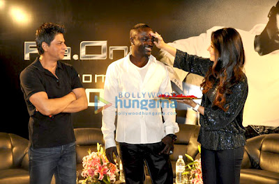 Shahrukh Khan, Akon and Kareena image