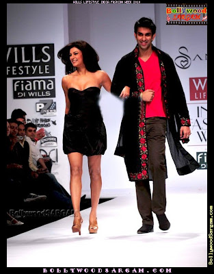 Susmita Sen in Wills Fashion Week 2010