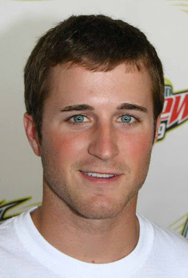 kasey kahne girlfriend, bobby labonte, carl edwards broken foot, juan pablo montoya, nascar atlanta
