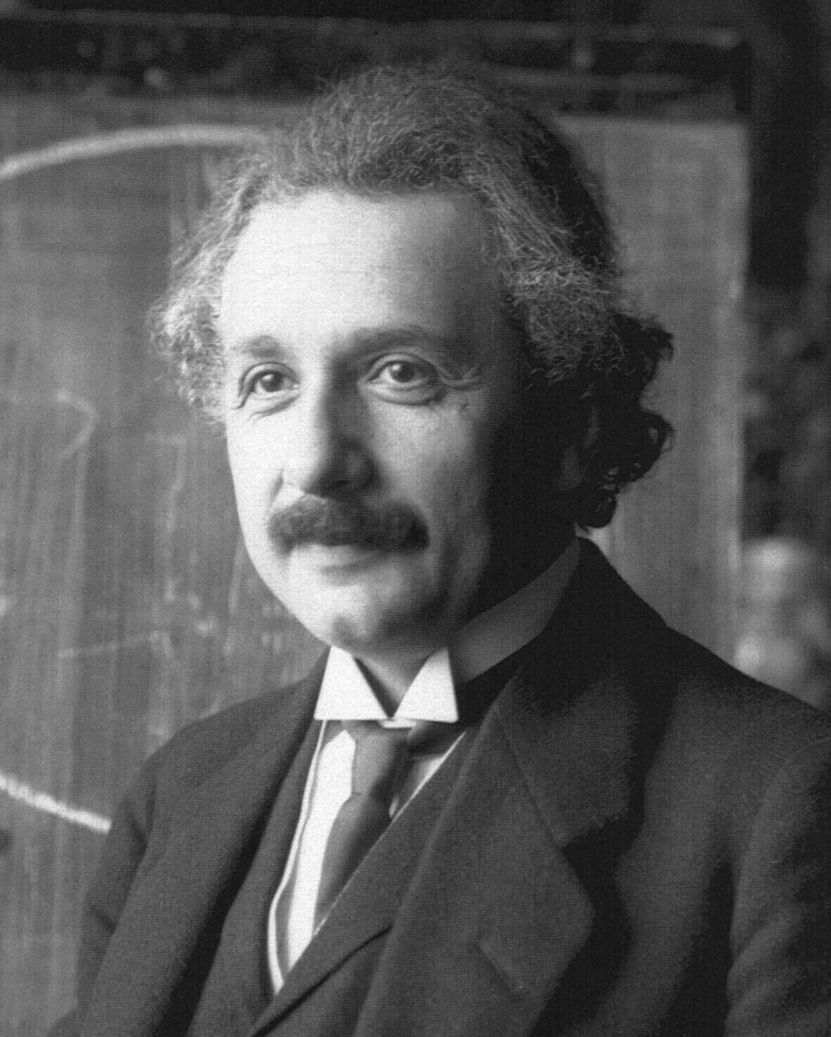 [Einstein1921_by_F_Schmutzer_4.jpg]