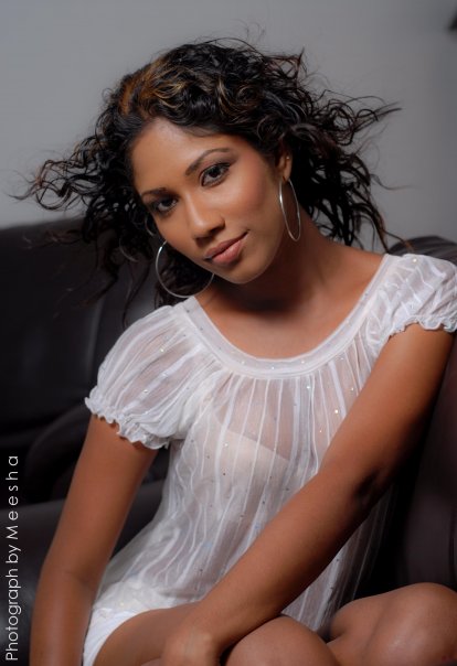 This sri lanka women has huge sri lankan models photos. This sri lanka women has huge