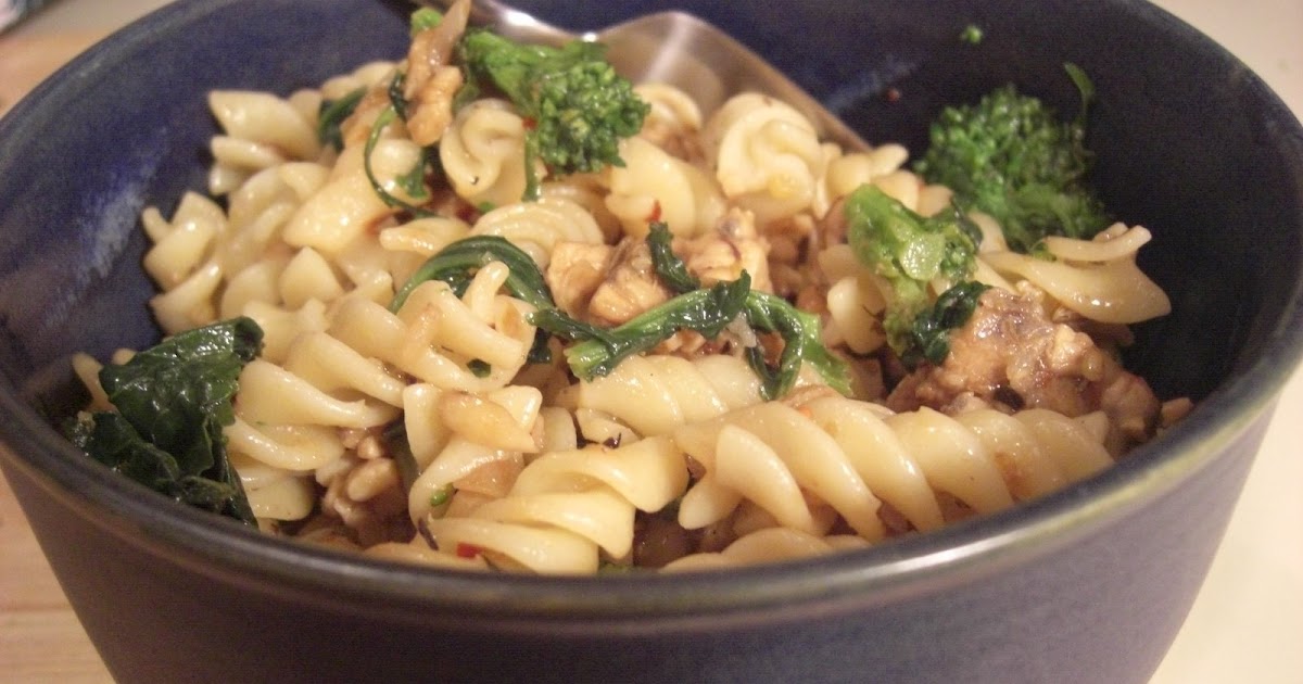 Jaclyn's Vegan Yumminess Spicy Tempeh and Broccoli Rabe With Rotelle