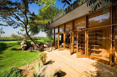 Luxury Farm House by Frank Lloyd Wright