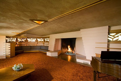 Luxury Farm House by Frank Lloyd Wright