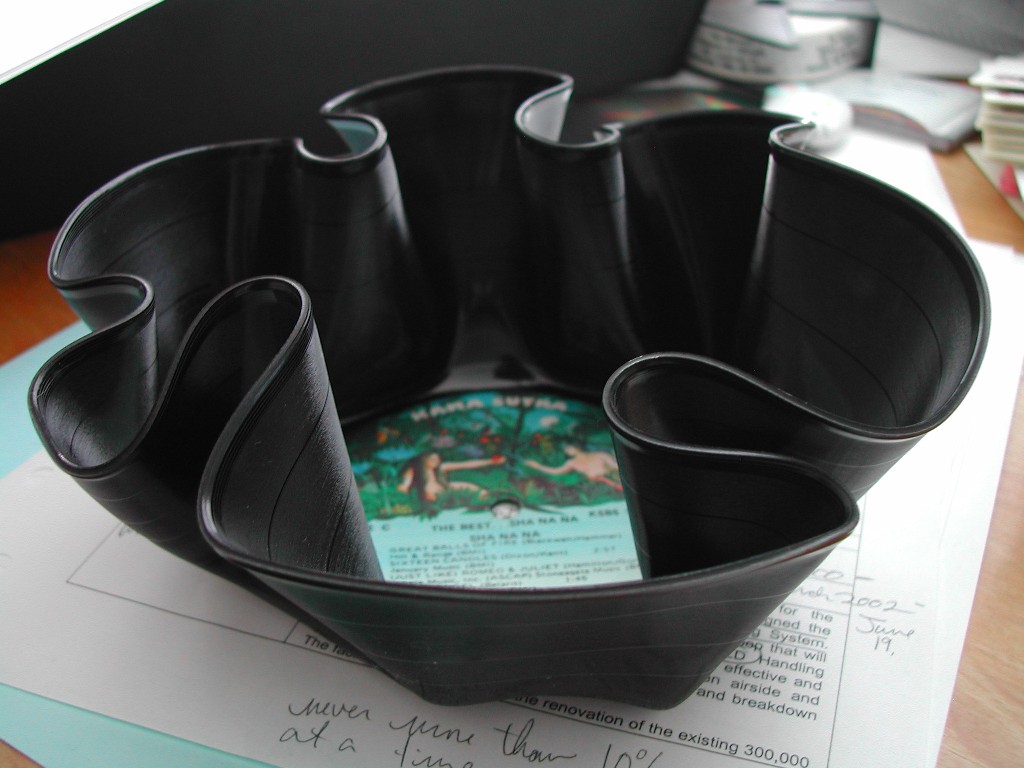 [record+bowl.JPG]