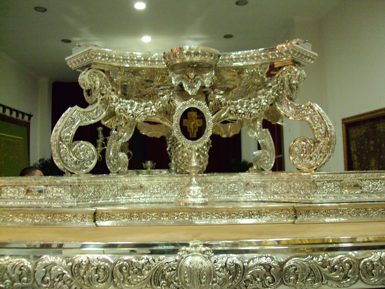 Fernando Marmolejo Hernandez Orfebre Nueva peana para la Virgen de la