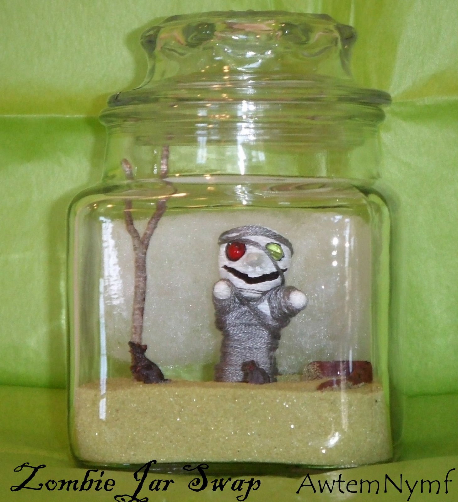 [ZombieJarSwap_SaraA2.JPG]