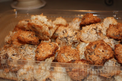 My Sister's Kitchen: Macaroons Three Ways &amp; Holiday Cookie Round Up
