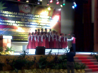 DIARIKUAKU DAN TABIKAKU: PERTANDINGAN KOIR LAGU-LAGU PATRIOTIK 2010