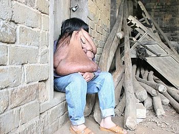 [homem_elefante2.jpg]