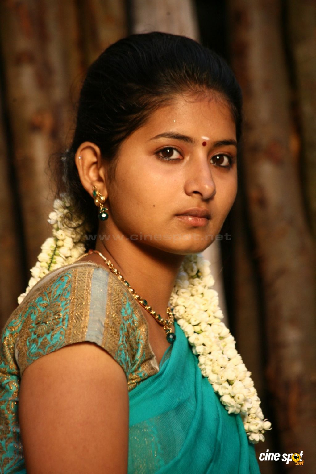 Celebrity trends photography: tamil womens pundai photos 