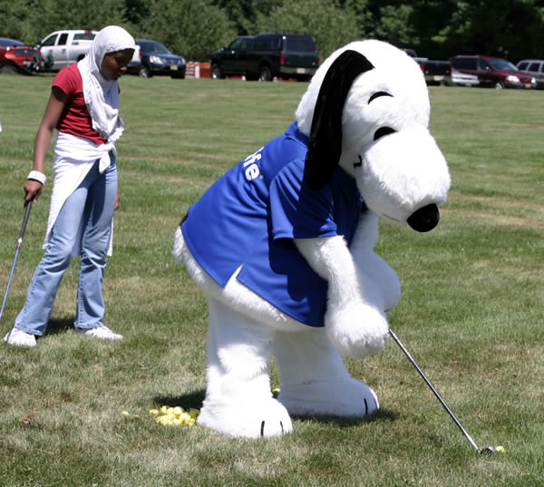 Snoopy Playing Golf