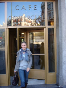 Breakfast at Cafe Commercial - note Anna's very lovely birthday handbag!!