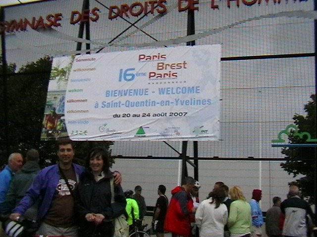 GIMNASIO DE LOS DERECHOS DEL HOMBRE , SALIDA DE LA PARIS -BRES-PARIS